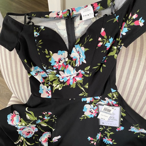 Women’s Formal Dress - Picture 3 of 3